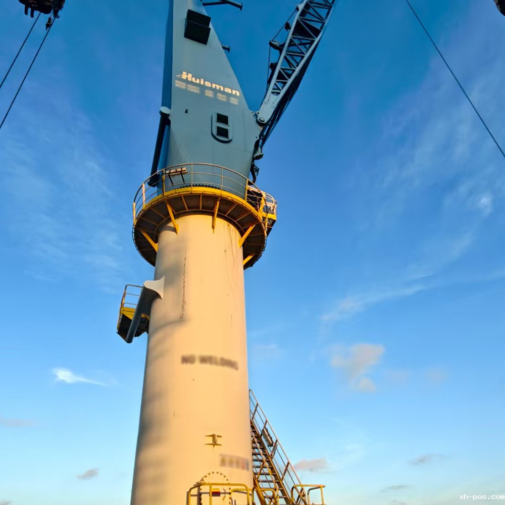 hulaman豪氏威马绕桩式起重机及其辅吊60吨海上应用吊机.jpg