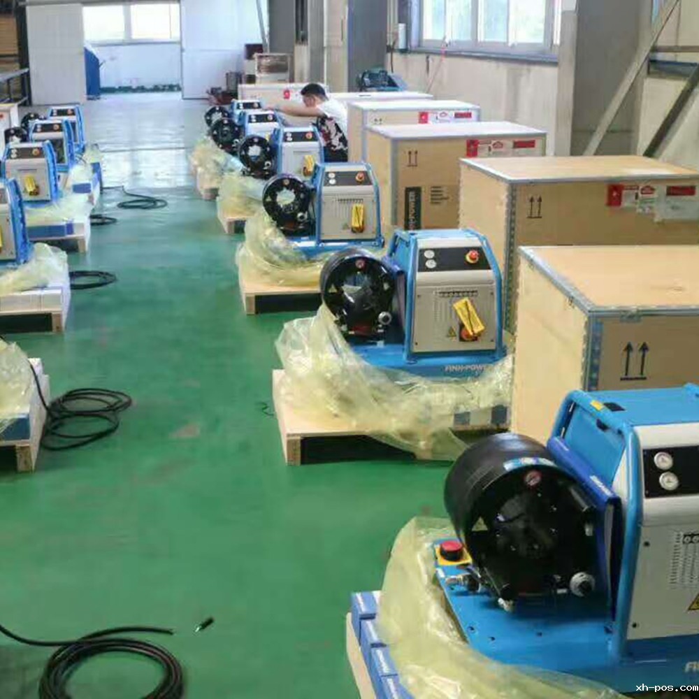 设备展示摆放-芬宝扣压机-存放与展示区-雷竞技网页版公司广州仓库